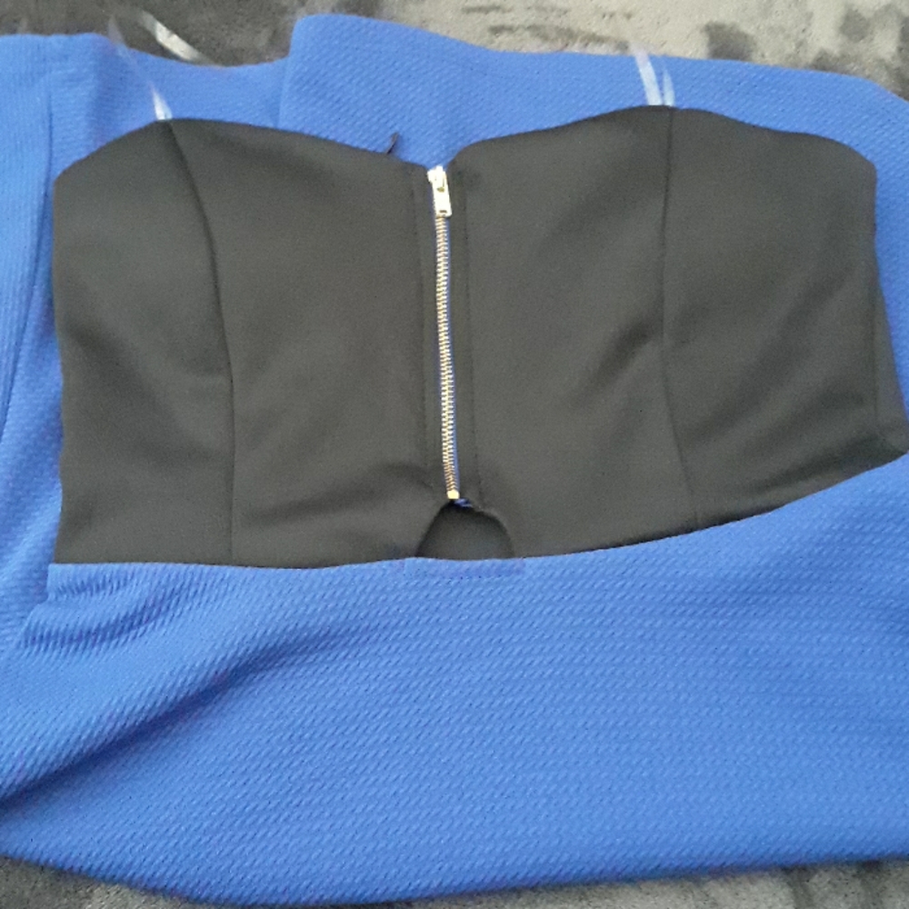 Dress - Picture 3 of 3